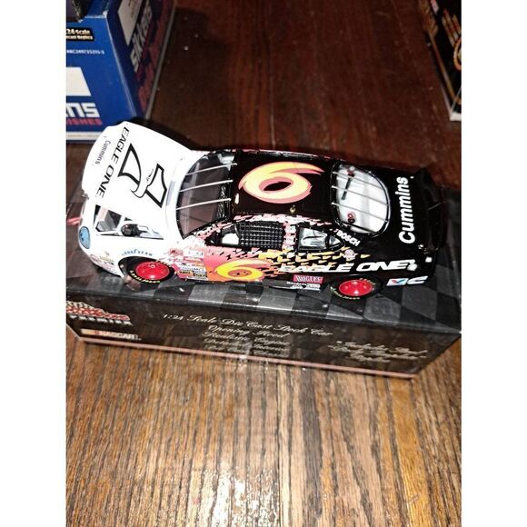 Vintage 99 Racing Champions Mark Martin Eagle One Die Cast Nascar Race Car 1:24 - Picture 3 of 12